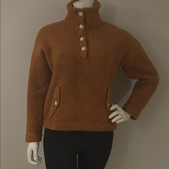 J Crew Vintage Fleece Jacket with Collared Neckline and Plush Texture - Picture 6 of 9
